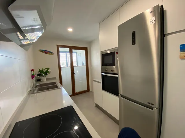 Alquiler de Piso 3 Dormitorios 2 Baños Vista al Mar — 33