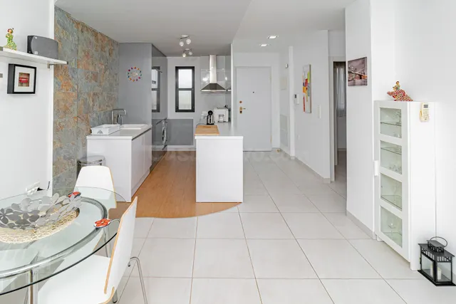 APARTAMENTO DE 2 DORMITORIOS 2 BAÑOS EN PLAYA FLAMENCA ZONA  - foto 2