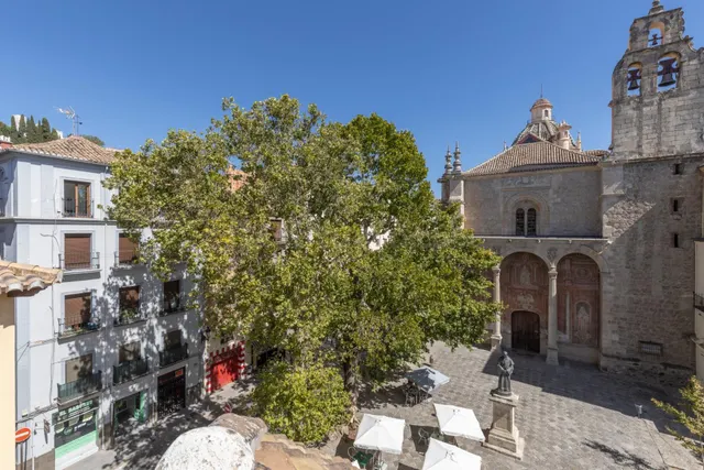 ¡CASA CON ENCANTO Y VISTAS EN PLENA PLAZA DE SANTO DOMINGO... EN EL EMBLEMÁTICO BARRIO DEL REALEJO! — 2