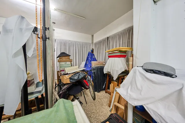 Bajo Comercial Santa Fe en esquina — 23