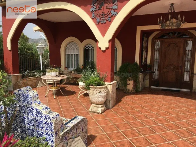 CASA CON TERRENO Y PISCINA CERCA DEL CASCO URBANO - foto 3