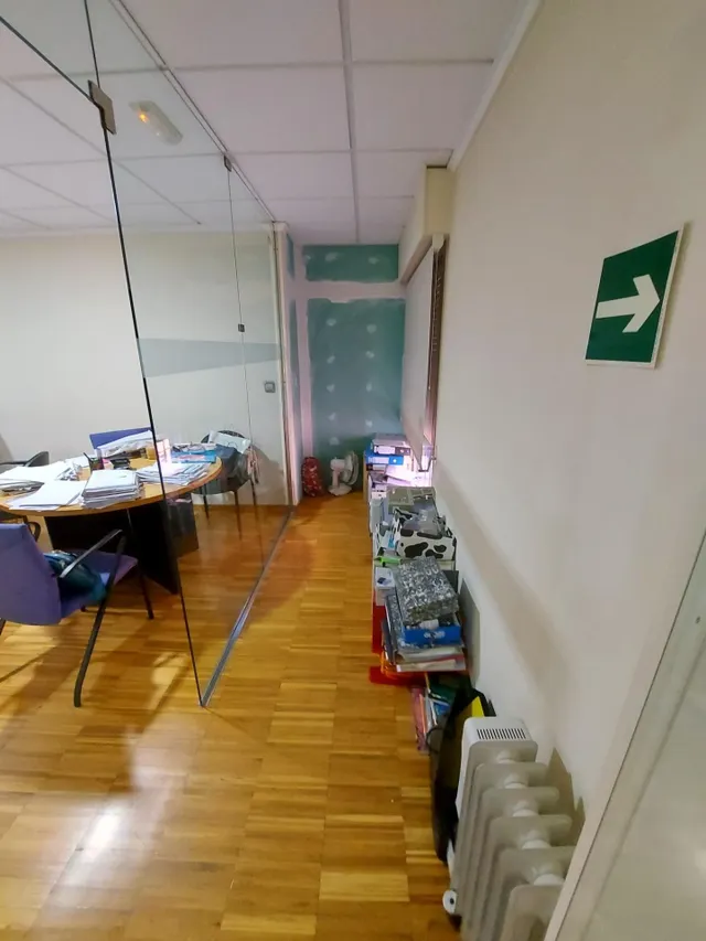 SE VENDE O ALQUILA LOCAL DE OFICINAS Y DESPACHOS EN BENIAJAN — 5