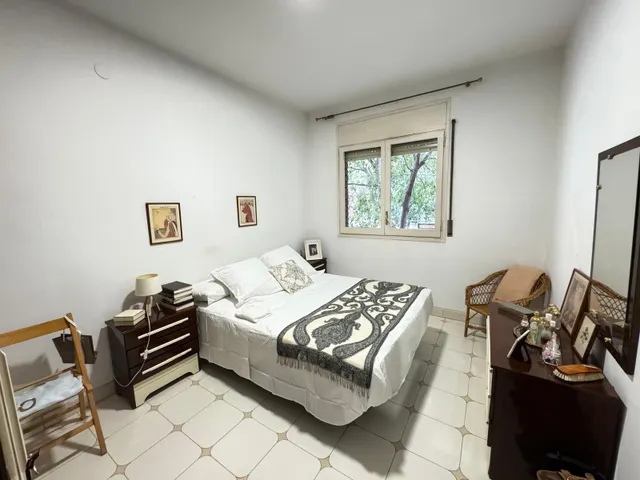 PISO DE 4 habitaciones Y DOS BAÑOS EN LA CALLE CALABRIA CERCA DEL SAGRADO CORAZÓN — 19