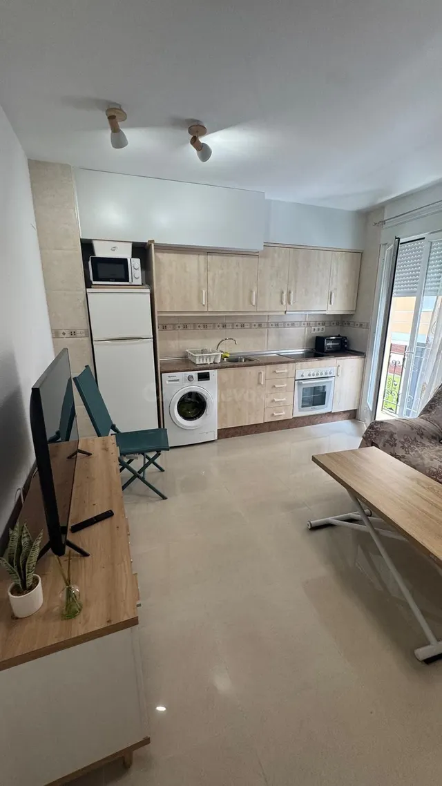 Piso en Fuengirola con parking incluido a 100 metros de la p - foto 3