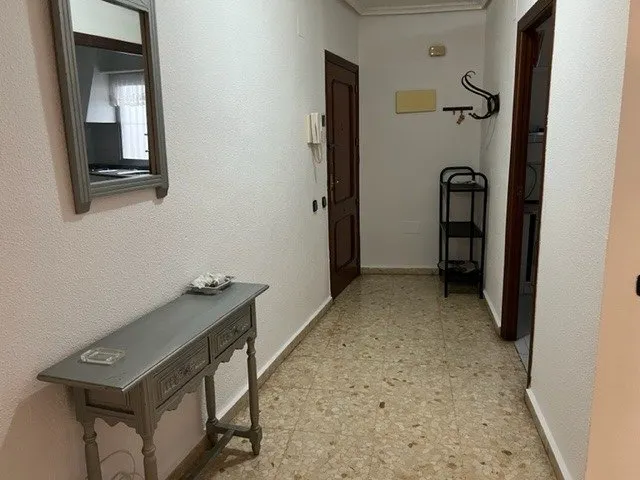 Venta de piso céntrico, 3 dormitorios, 2 baños, zona santa eulalia y universidad — 7