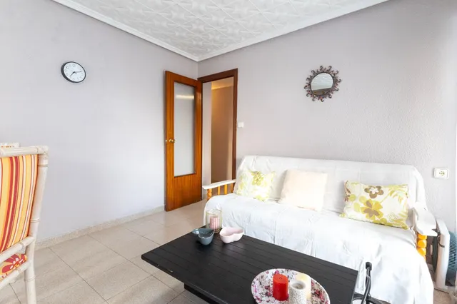 Apartamento todo exterior 3 dorm. con gran terraza en esquina a 100 mts de la Playa. Vista parcial al Mar. — 8