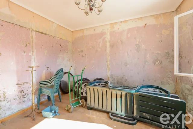 Casa con finca de 4.749 m2, cochera y granero en san martín del rey aurelio — 36