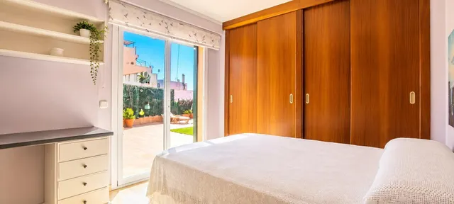 Piso con terraza y piscina en El Terreno, Palma — 10