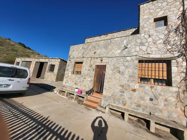 SE VENDE 2 VIVIENDAS CON 7 habitaciones Y 2 BAÑOS EN EL PARQ - foto 3