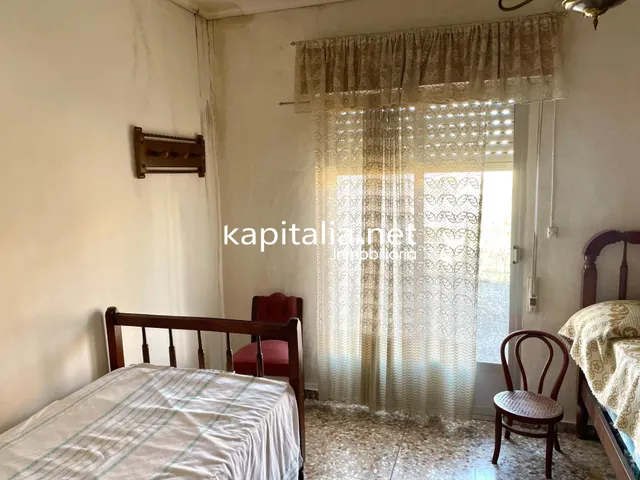 Casa a la venta en Ráfol de Salem. — 24