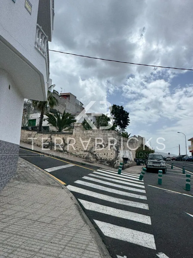 Venta de vivienda en el casco de Guía – Parcela urbana con g - foto 5
