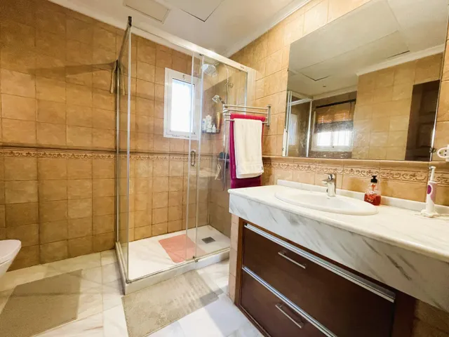 Villa en venta en Nueva Andalucía, Marbella, con vistas al mar y cerca de Puerto Banús — 29