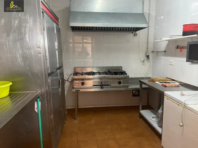 NAVE EN ZONA ALTA DEMANDA CON LICENCIA DE COCINA 98m2 - foto 2