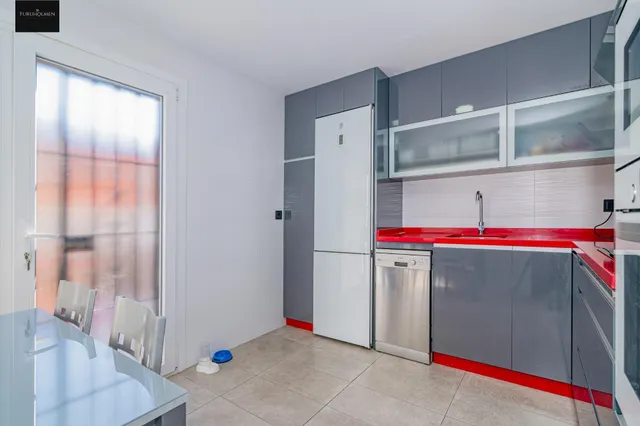 Hijar, Calle Altamira, 3 dormitorios, baño y aseo. — 15