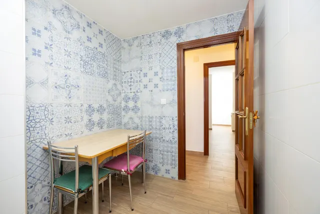 Piso Junto Calle Alhamar — 17