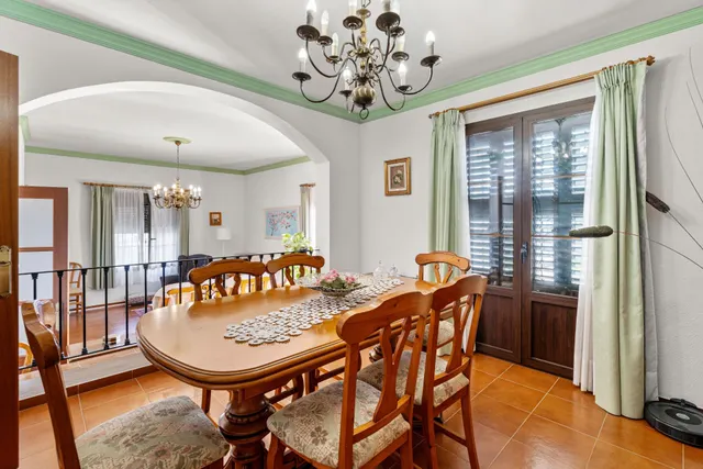 Villa Independiente de Estilo Andaluz en Arroyo de la Miel – Parcela de 813 m2 — 5