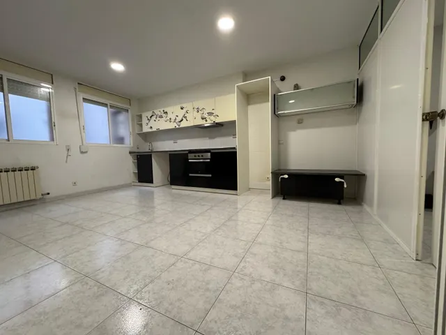 PISO CÉNTRICO DE 2 habitaciones EN MANRESA — 2