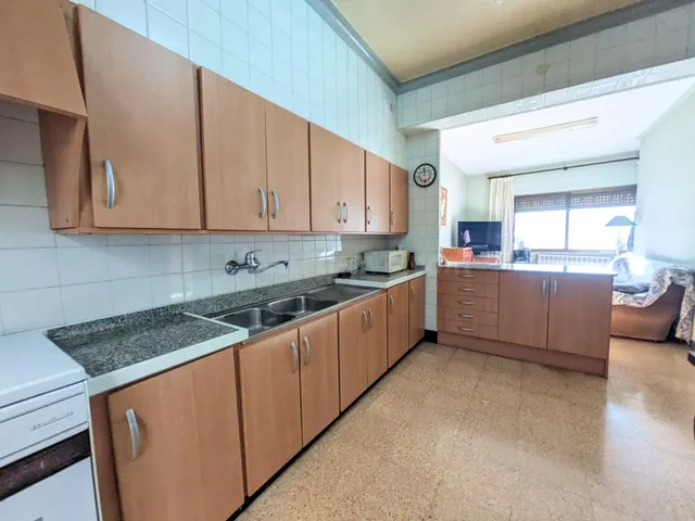 VIVIENDA CON ALMACÉN Y TERRAZA EN PLENO CENTRO DE ALCANAR EN - foto 3