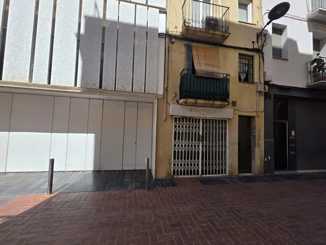 EXCELENTE OPORTUNIDAD DE INVERSIÓN O AUTOEMPLEO: LOCAL COMERCIAL A PIE DE CALLE — 14