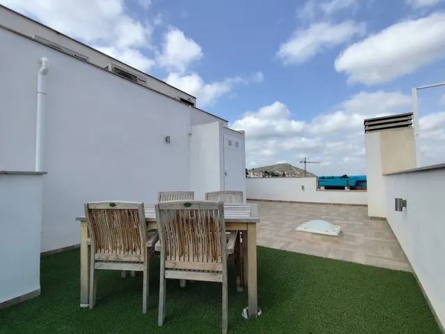 Casa adosada en venta en Bigastro con 3 dormitorios, 3 baños, solárium privado de 39 m2 y piscina comunitaria — 27