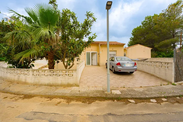 Propiedad con encanto en venta en Tossal Gros con tres villas, piscina privada y potencial infinito — 18