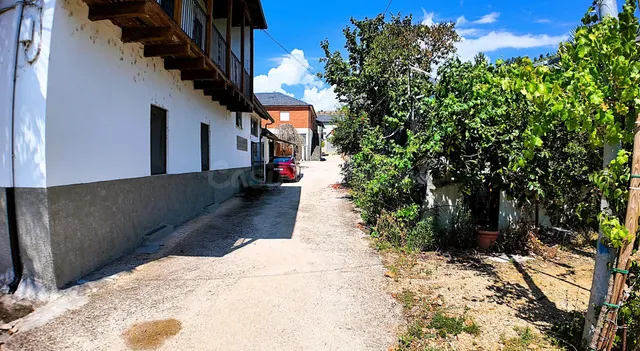 Casa para reformar, con gallinero, garaje, almacén y 47 terr - foto 3