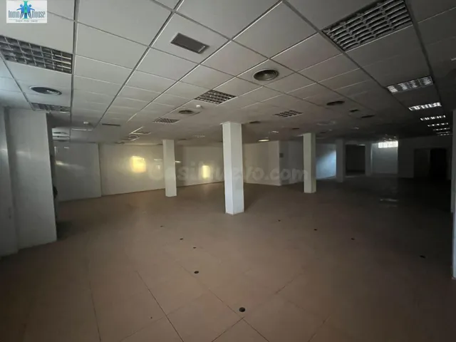 SE VENDE O ALQUILA LOCAL COMERCIAL ZONA IMAGINALIA - foto 3