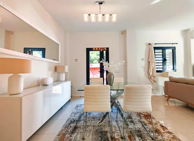 Chalet independiente reformado en pinar de los franceses | 3 dormitorios, 2 baños y piscina privada — 35