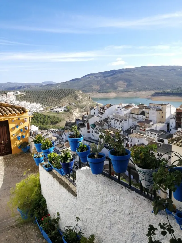 Ideal cómo inversión o si desea vivir en un pueblo con encanto como es Iznájar (Córdoba). — 39