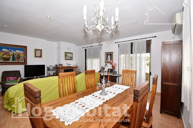 CHALET SEMINUEVO CON GARAJE, PISCINA Y AMPLIA PARCELA — 15