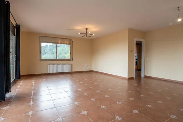 Casa con piscina y vistas a la montaña en Mas Borràs — 10