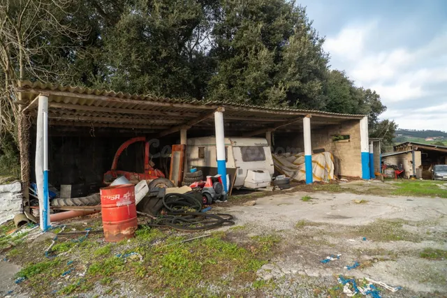 CASA CON NAVE INDUSTRIAL Y TERRENOS EN AJO - foto 4