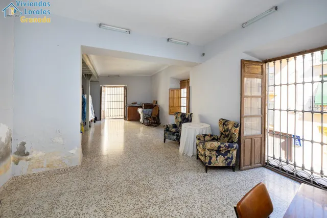 Espectacular edificio a 3 calles con vivienda y locales comerciales en pleno centro de Alhama de Gr — 11