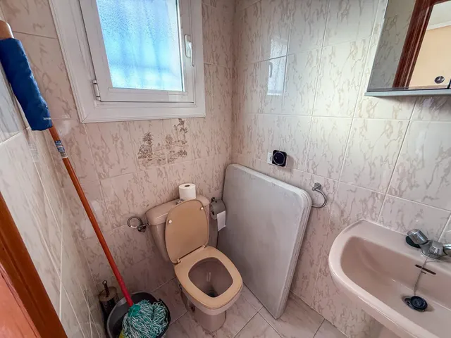 Amplio chalet pareado en El Chaparral — 4 dormitorios, 4 baños, piscina privada y gran parcela — 29
