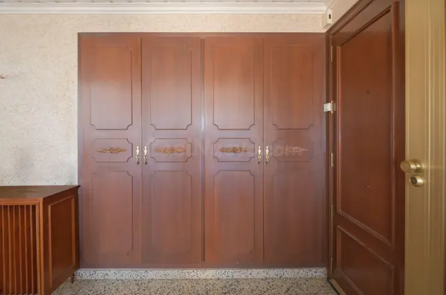 AMPLIA VIVIENDA DE 4 DORMITORIOS - foto 4
