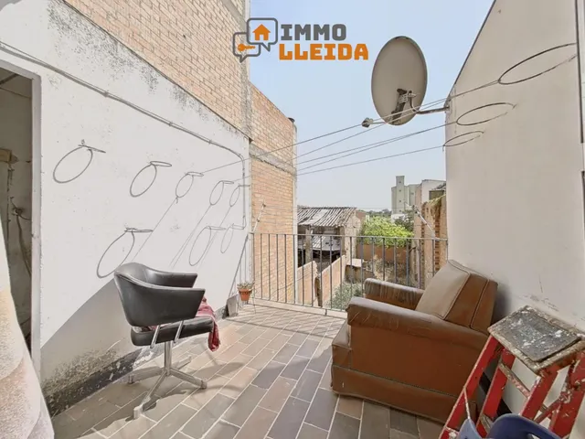 OPORTUNIDAD Casa adosada en Bellpuig con patio - foto 5