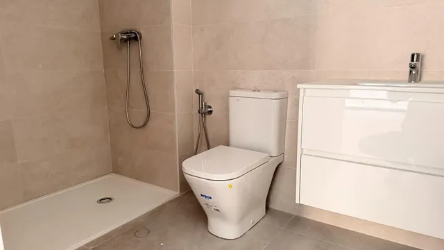 Amplio y moderno piso en venta en Carrús, Elche — 6