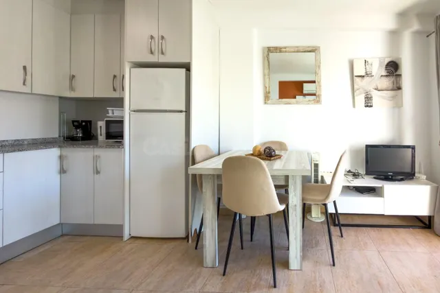 Apartamento con vistas al mar en segunda línea de playa, Cal - foto 4