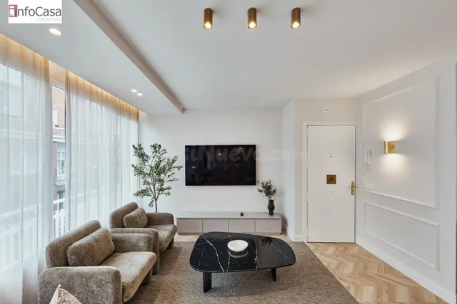 Elegante Vivienda en el Corazón del Barrio Salamanca ✨ - foto 3