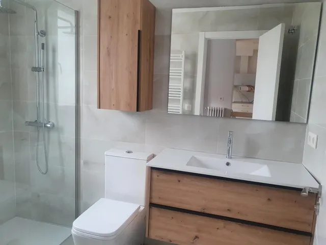 SE ALQUILA HABITACIÓN COMPLETAMENTE REFORMADA — 15
