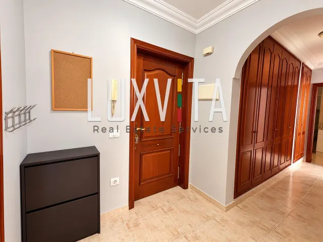 Amplio piso residencial de 2 dormitorios con garaje y trastero — 7