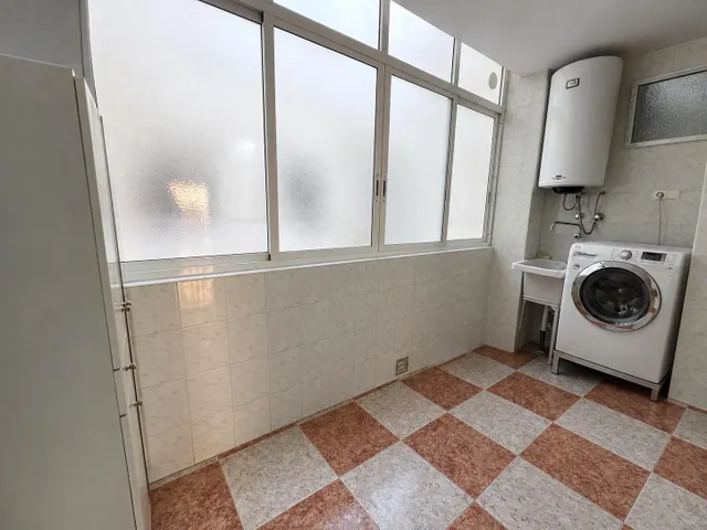 ¡Piso de 147 m2 con gran terraza, ascensor y 4 habitaciones! — 38