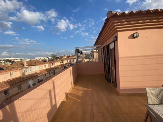 Tomares. bonito triplex amueblado junto al ayuntamiento — 46