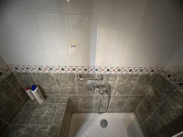 Piso de 4 dormitorios, patio y garaje a la venta en Cervantes — 24