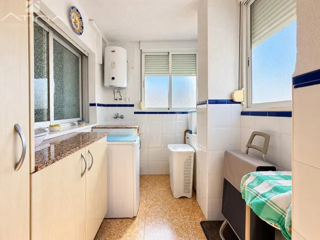 Apartamento en  la playa de Gandía a 200 metros del mar con piscina y garaje — 15
