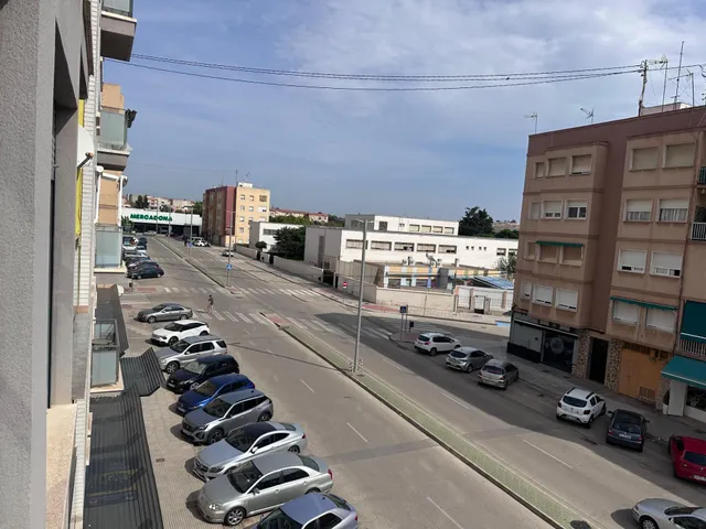 Se alquila piso luminoso de 2 dormitorios con garaje en zona Hispania – Junto a Mandarache — 8