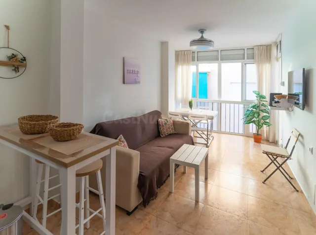 APARTAMENTO EN PLENO CENTRO DE FUENGIROLA CON VISTAS LATERAL