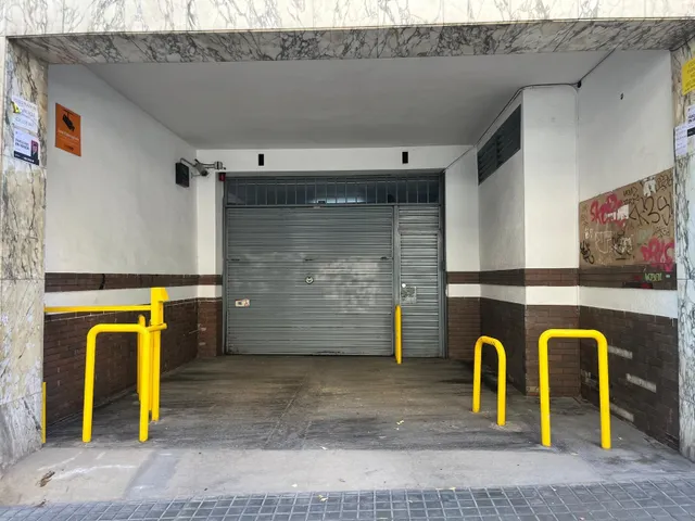 Plaza de parking en venta en calle Sardenya, Barcelona: 7,09 m2 en sótano con fácil acceso — 8