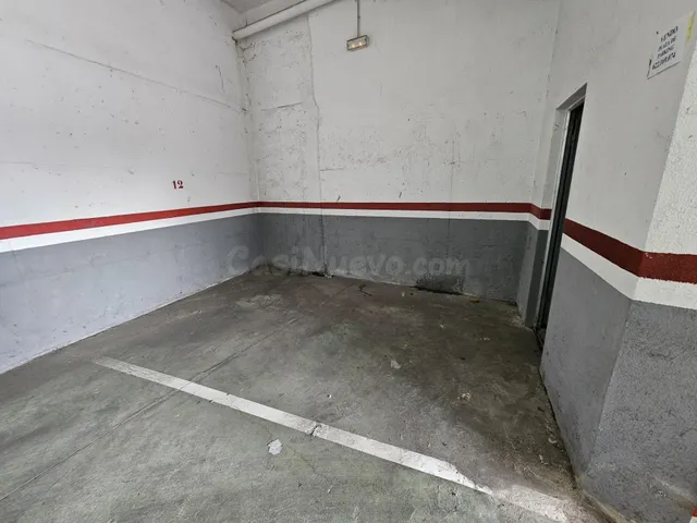OPORTUNIDAD VENTA LOTE DE 7 PLAZAS DE PARKING Y 3 TRASTEROS  - foto 4