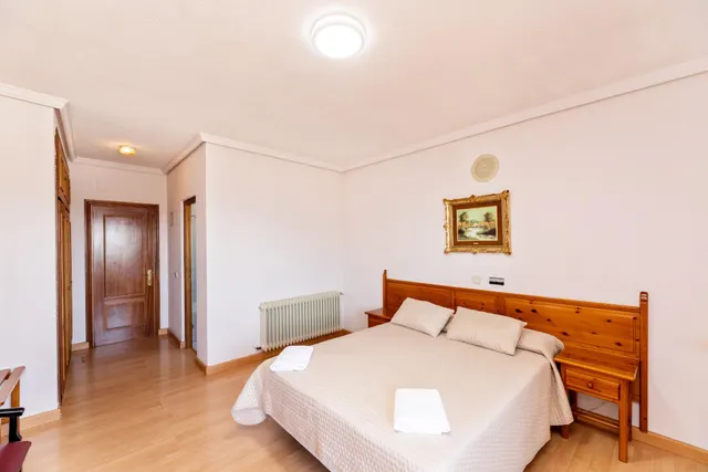ACTIVO HOTELERO CON POTENCIAL DE INVERSIÓN Y RECONVERSIÓN – CEBREROS, ÁVILA — 30